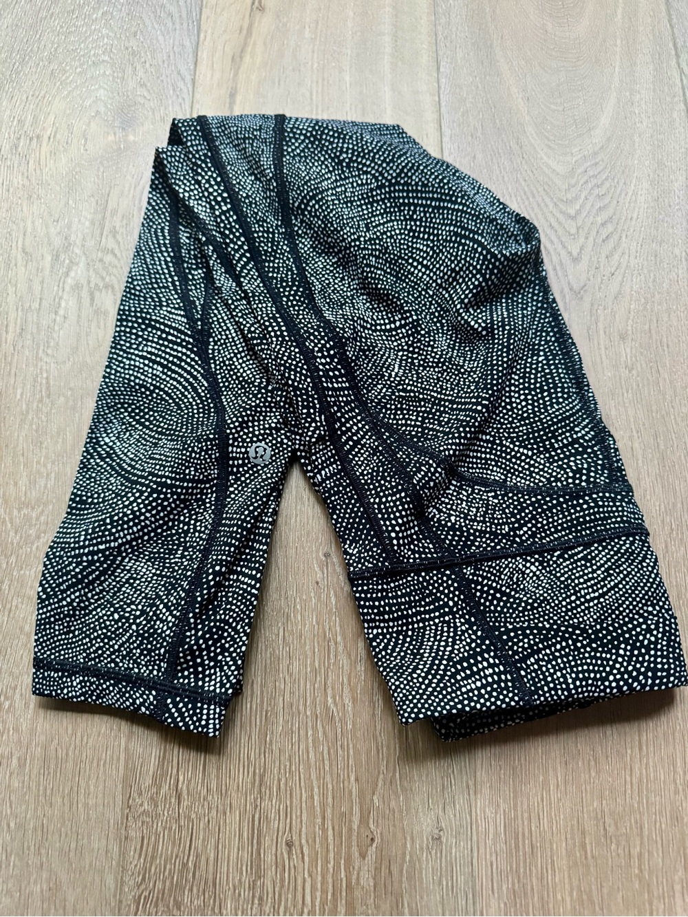 Lululemon Time To Sweat Leggings in Black & White Free Spirit Dot 23’
